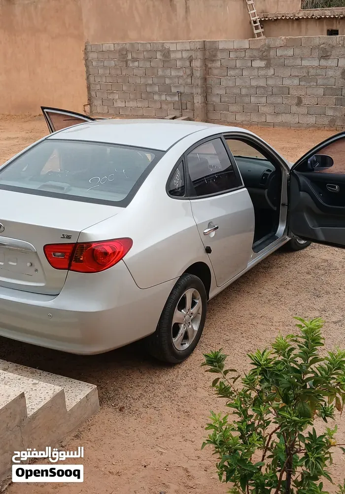 Hyundai Avante 2009 photo 2