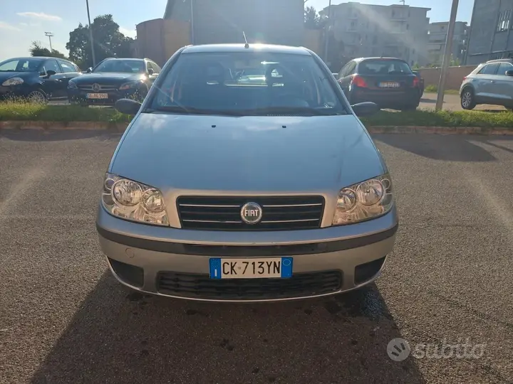 Fiat Punto 2005 photo 2
