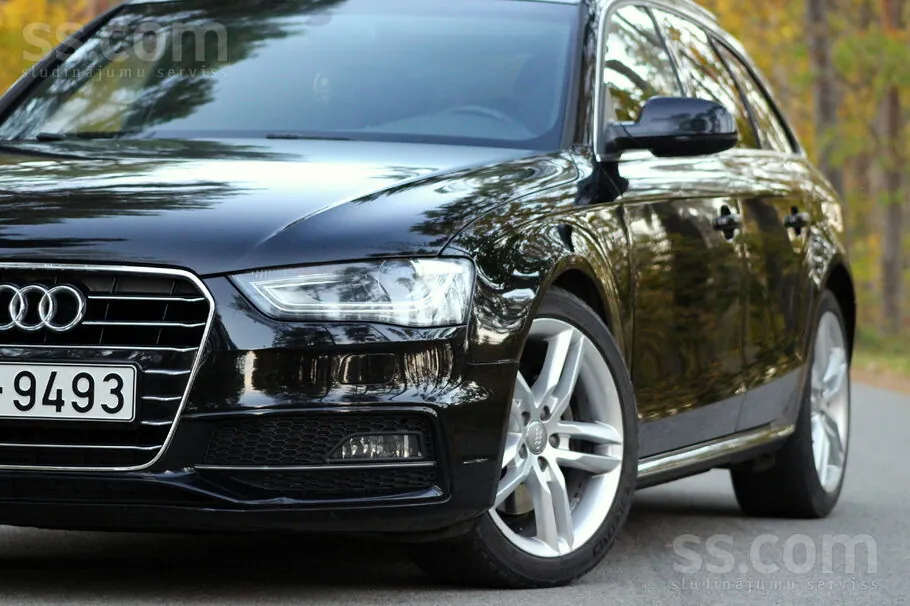 Audi A4 2012 photo 2