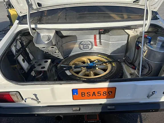 Ford Escort 1977 photo 2