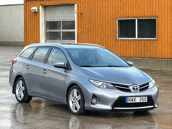Toyota Auris 2013 photo 5