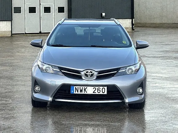 Toyota Auris 2013 photo 2