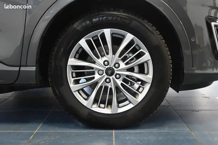 Ford Kuga 2025 photo 4