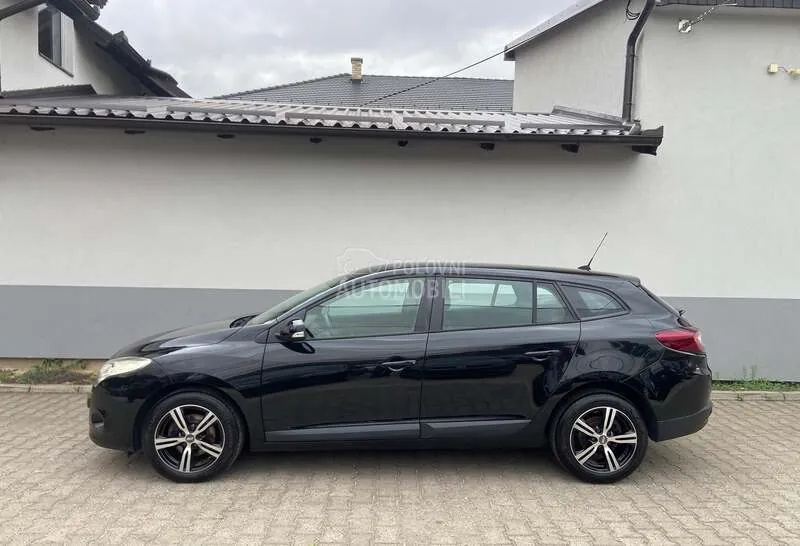 Renault Megane 2011 photo 3