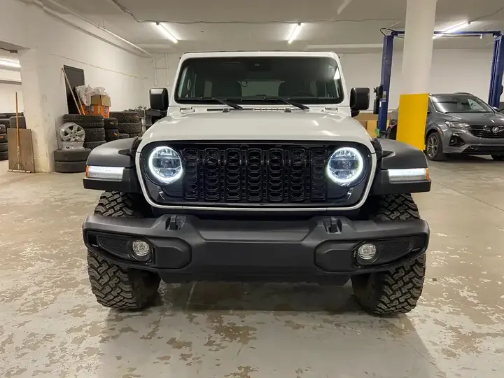 Jeep Wrangler 2024 photo 2