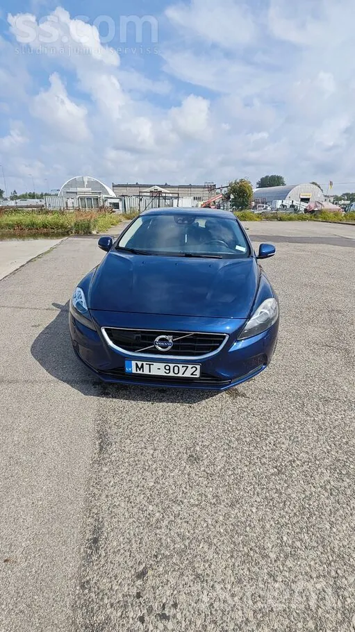 Volvo V40 2015 photo 2