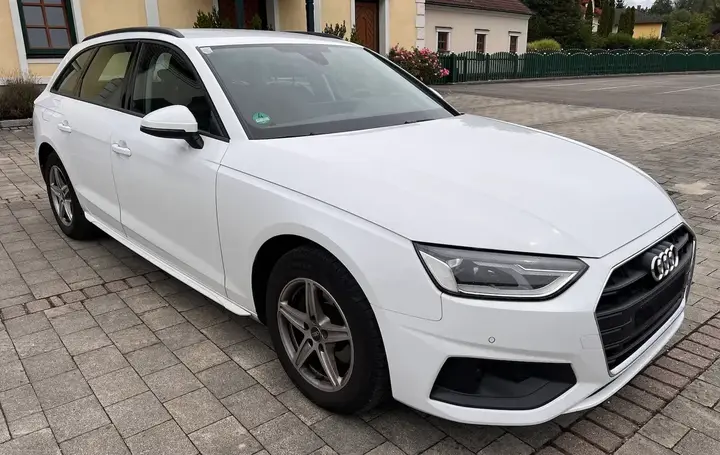 Audi A4 Avant 2021 photo 2