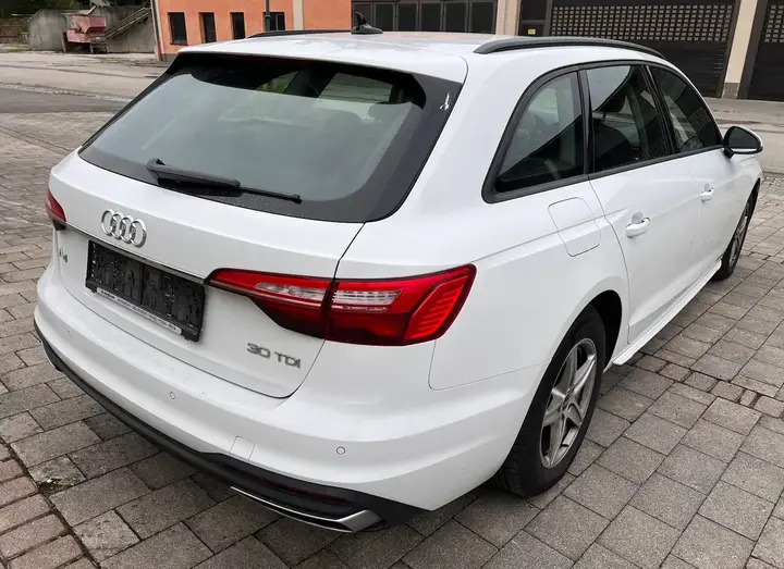 Audi A4 Avant 2021 photo 3