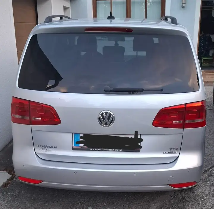 Volkswagen Touran 2014 photo 2