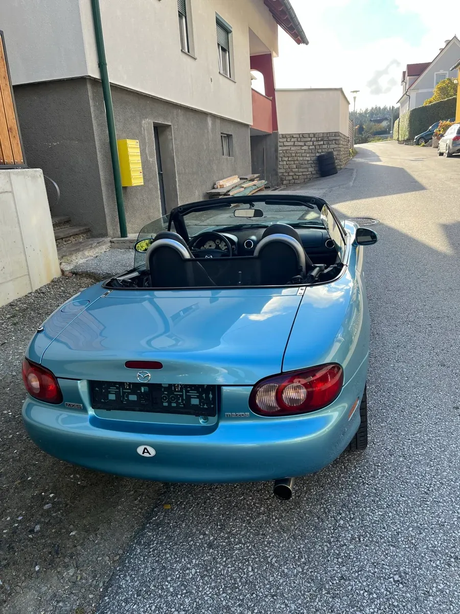 Mazda Mx-5 2001 photo 2