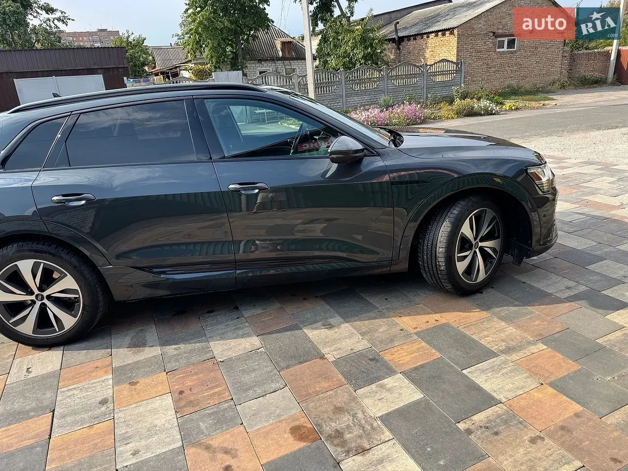 Audi Q8 E-Tron 2023 photo 4