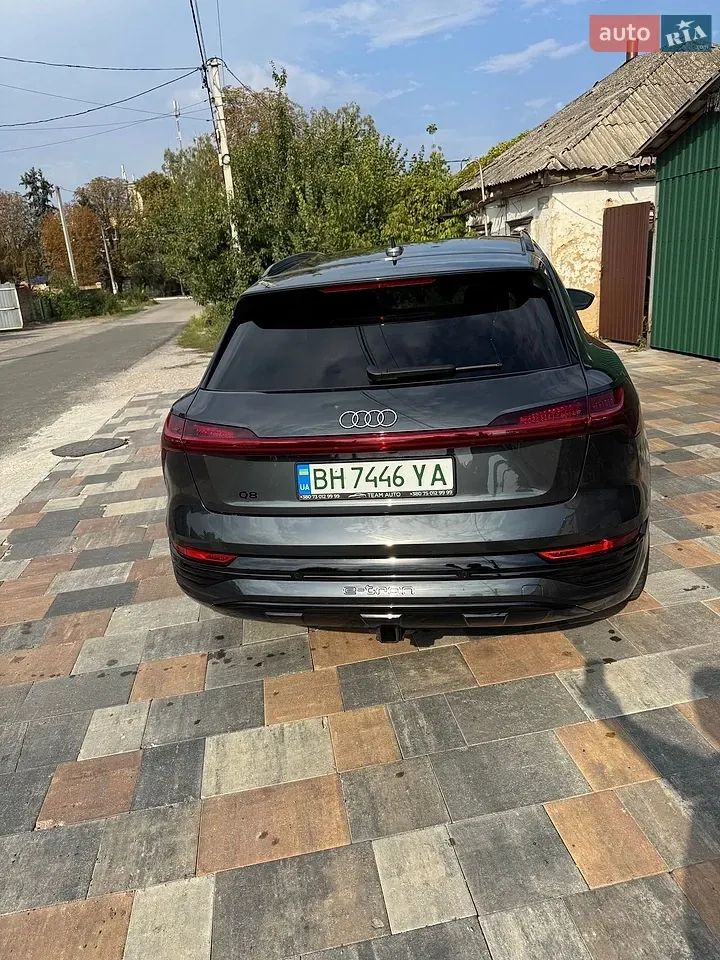 Audi Q8 E-Tron 2023 photo 3