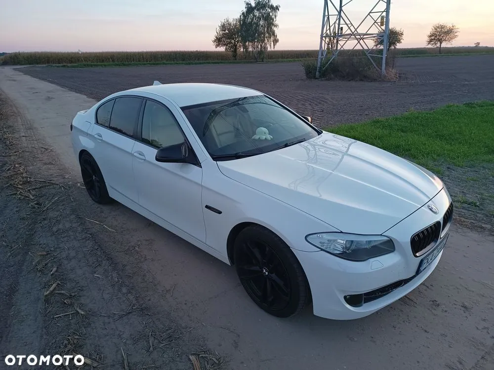 BMW Seria 5 2012 photo 2