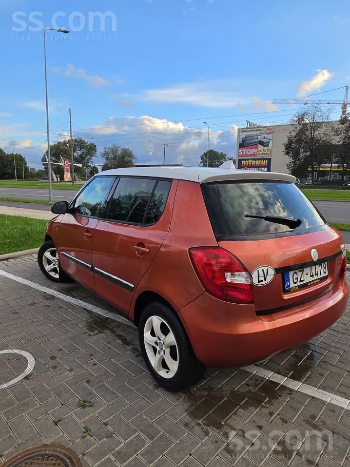 Skoda Fabia 2007 photo 3