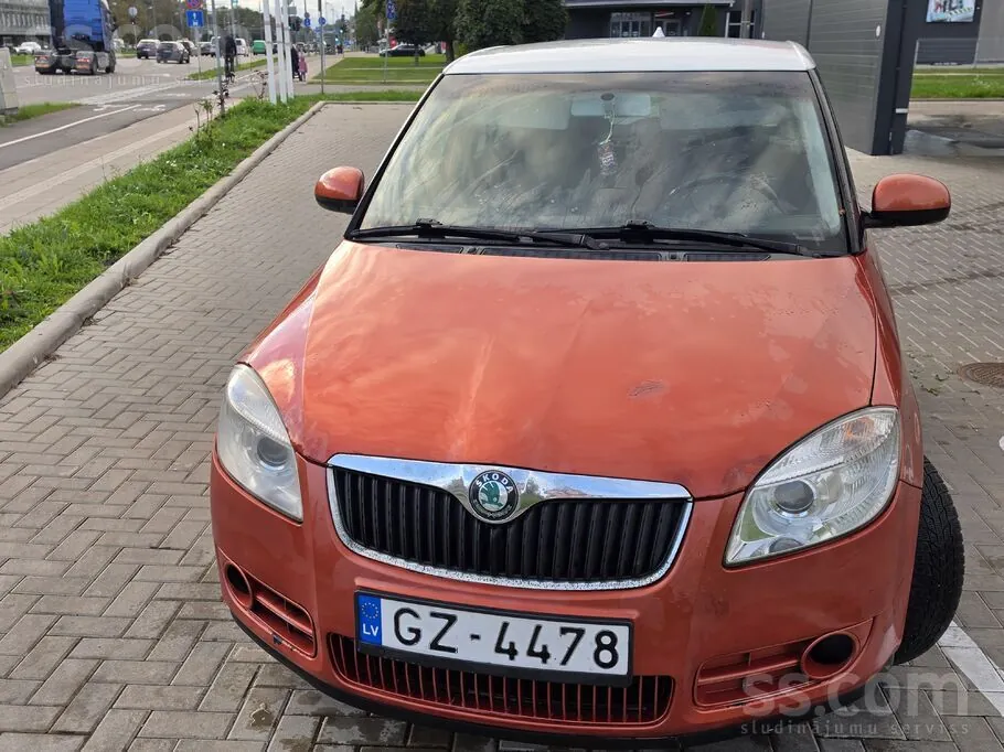 Skoda Fabia 2007 photo 2