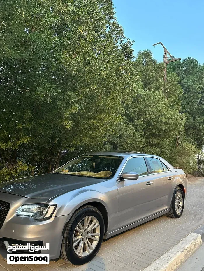 Chrysler 300 2015 photo 2