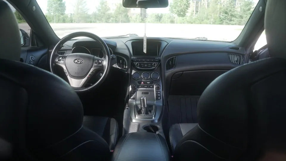 Hyundai Genesis Coupe 2013 photo 2