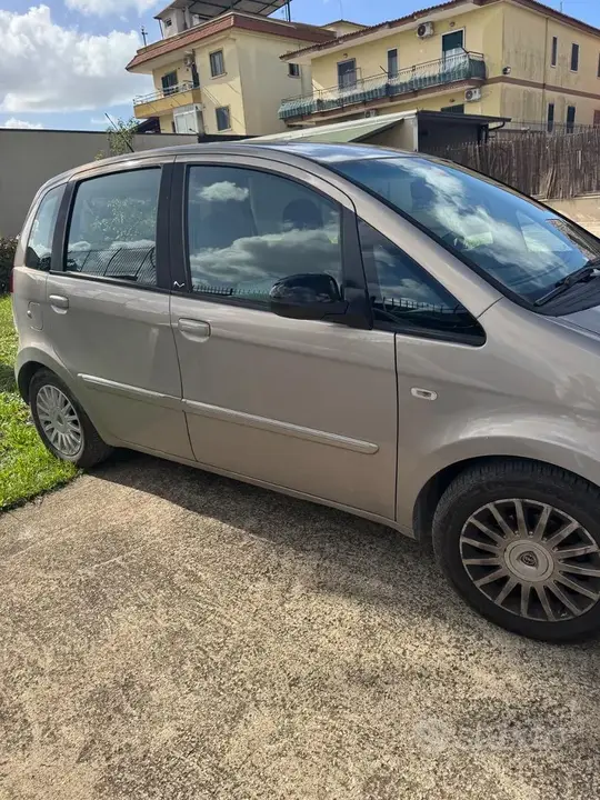Lancia Musa 2012 photo 5