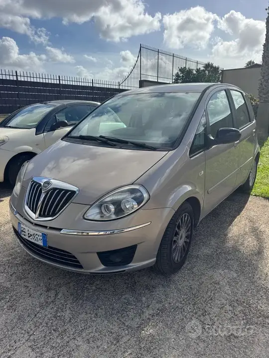 Lancia Musa 2012 photo 2