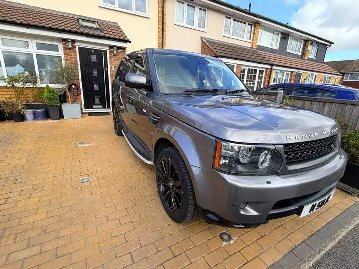 Land Rover Range Rover Sport 2010 photo 3