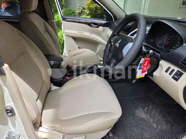 Mitsubishi Montero 2012 photo 5