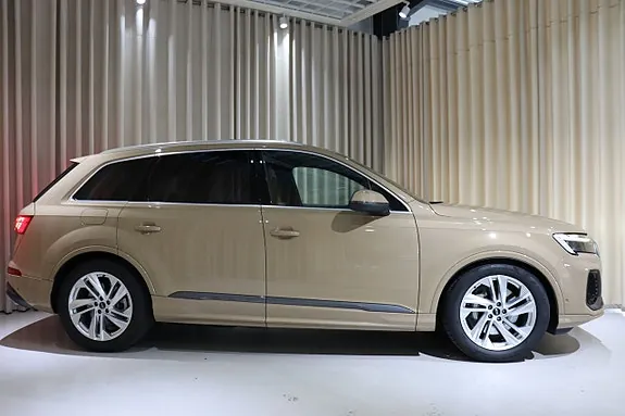 Audi Q7 2025 photo 4