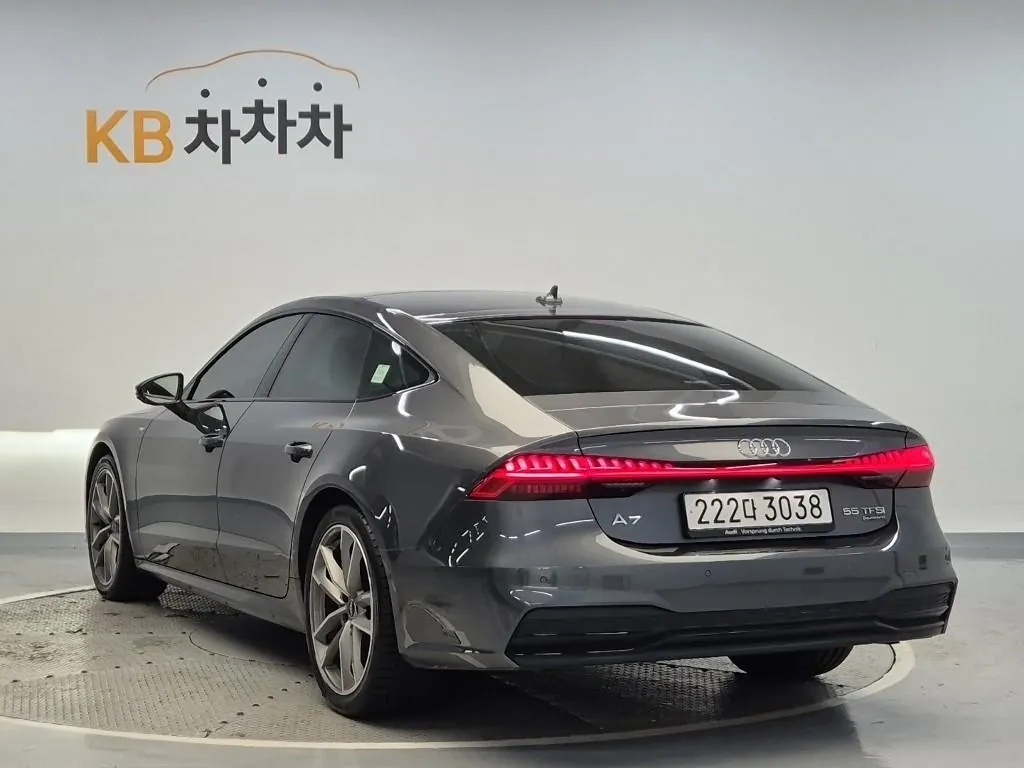 Audi A7 2022 photo 2