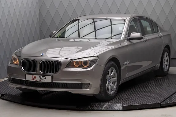 BMW 730D 2010 photo 3