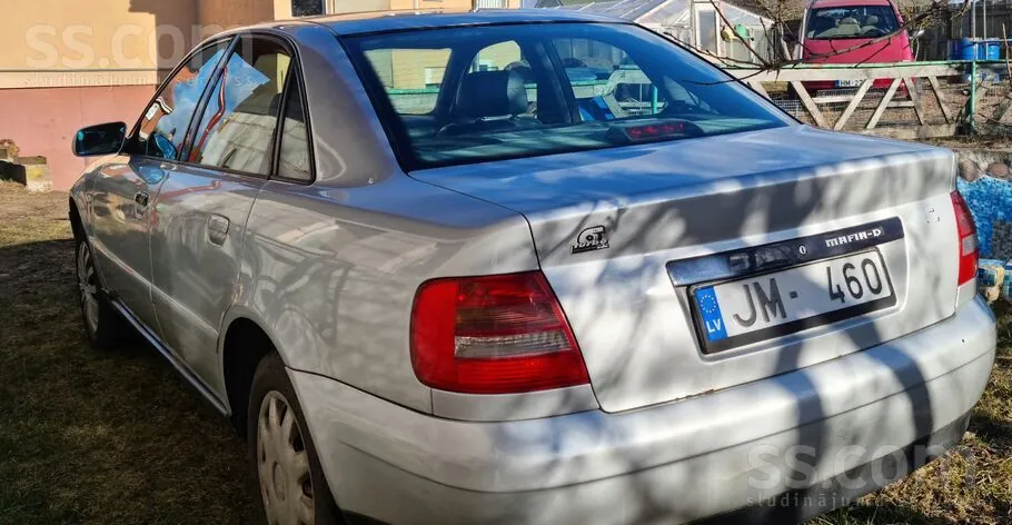 Audi A4 1999 photo 5