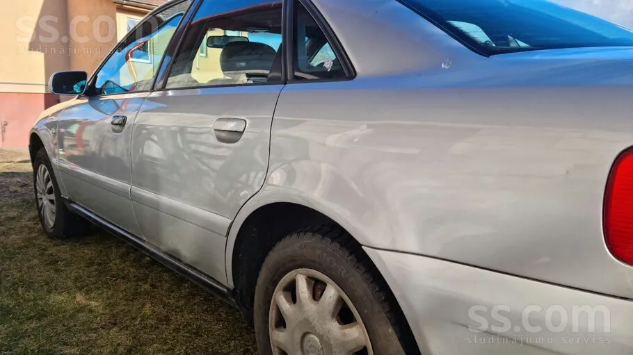 Audi A4 1999 photo 2