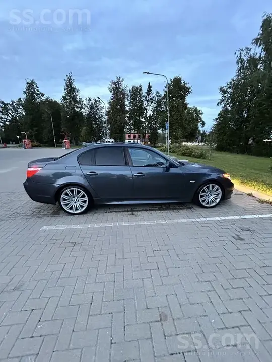 BMW E60 2008 photo 5