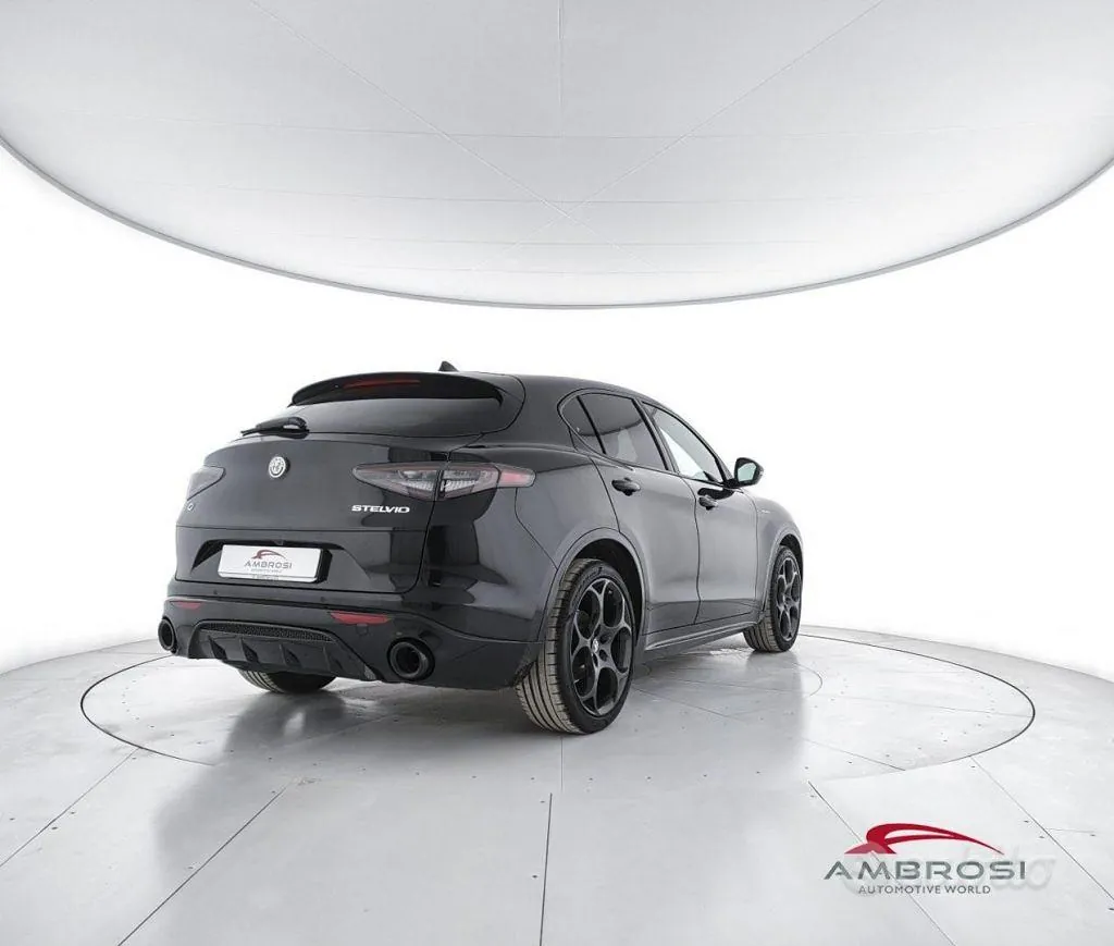 Alfa Romeo Stelvio 2025 photo 3