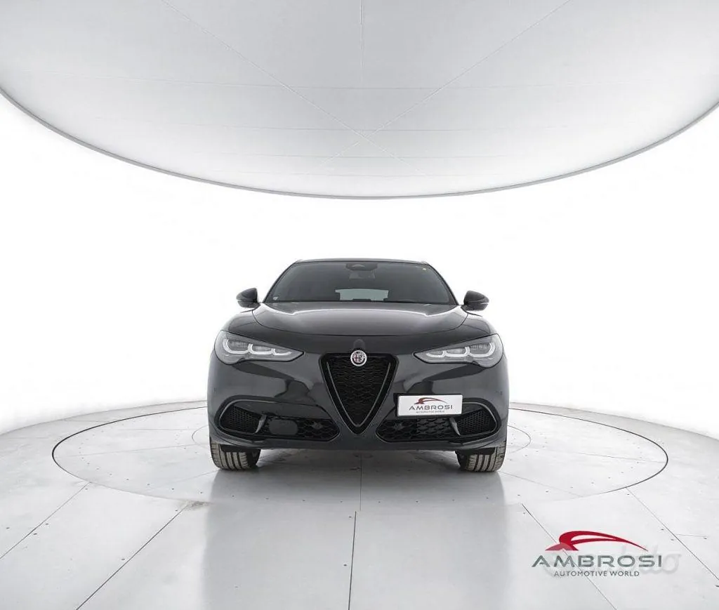 Alfa Romeo Stelvio 2025 photo 5