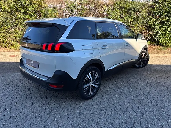 Peugeot 5008 2018 photo 4