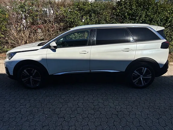 Peugeot 5008 2018 photo 2