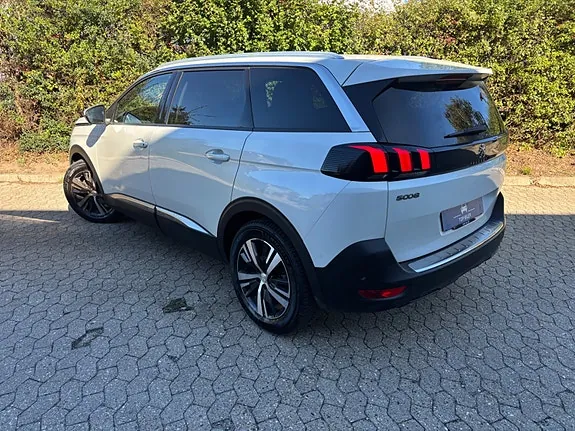 Peugeot 5008 2018 photo 3