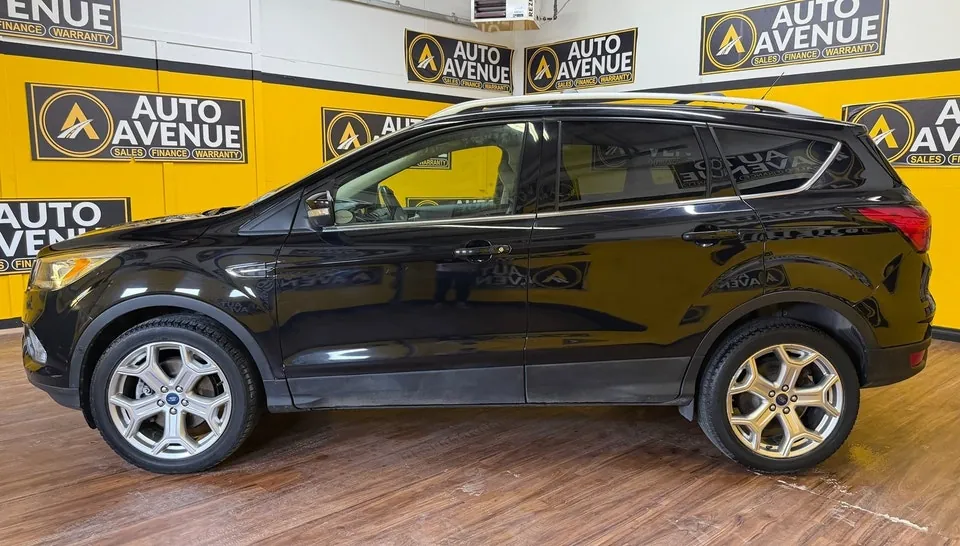 Ford Escape 2019 photo 2