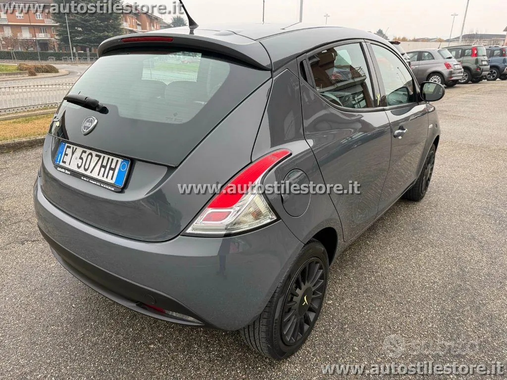 Lancia Ypsilon 2015 photo 4