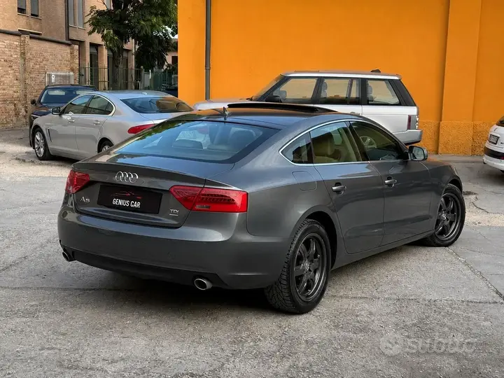 Audi A5 2012 photo 5