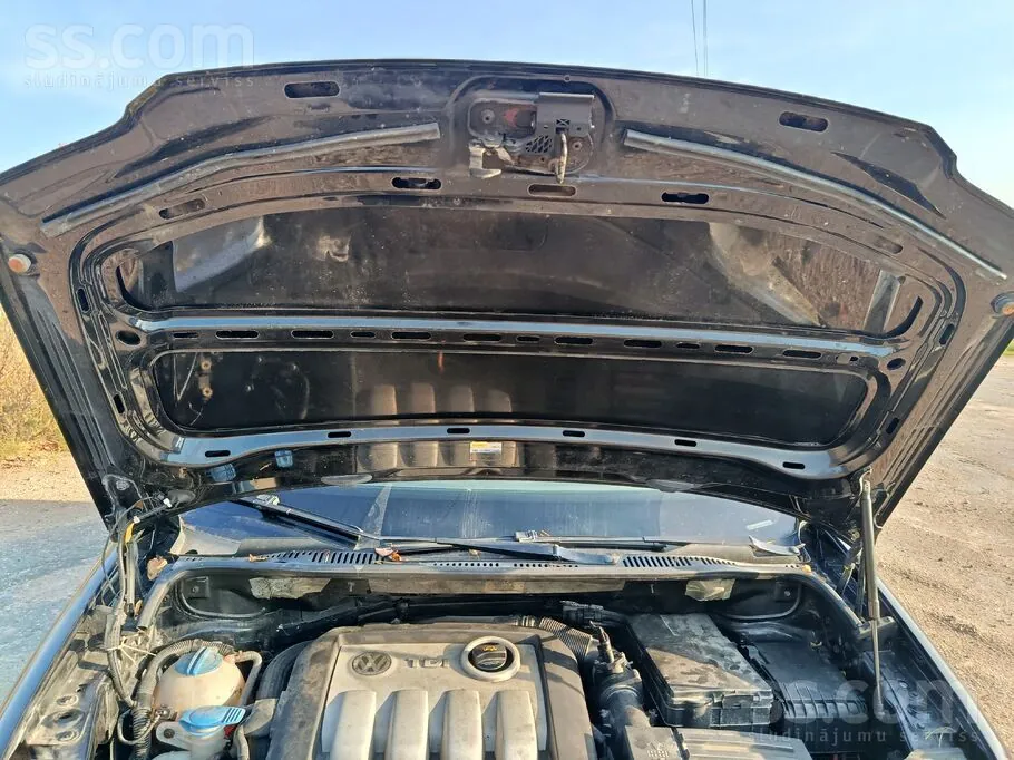 Volkswagen Touran 2005 photo 5