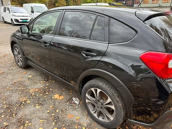 Subaru Xv 2012 photo 4