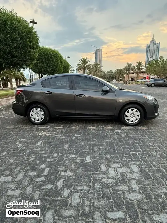Mazda 3 2013 photo 2