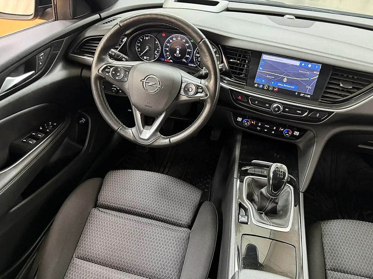 Opel Insignia 2022 photo 2