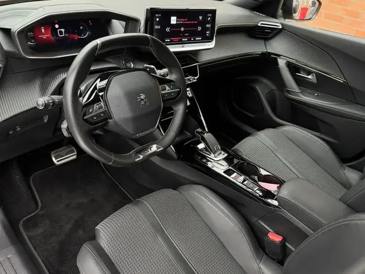Peugeot 2008 2020 photo 3
