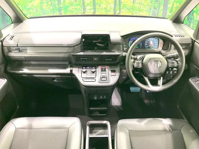 Honda Stepwagan E:Hev Sparda 2026 photo 2