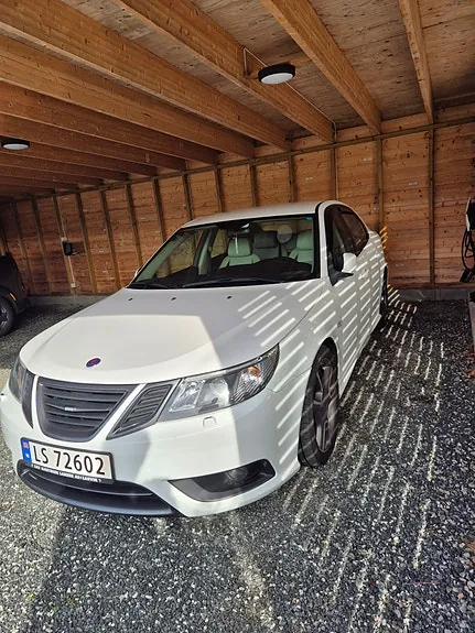 Saab 9-3 2010 photo 3