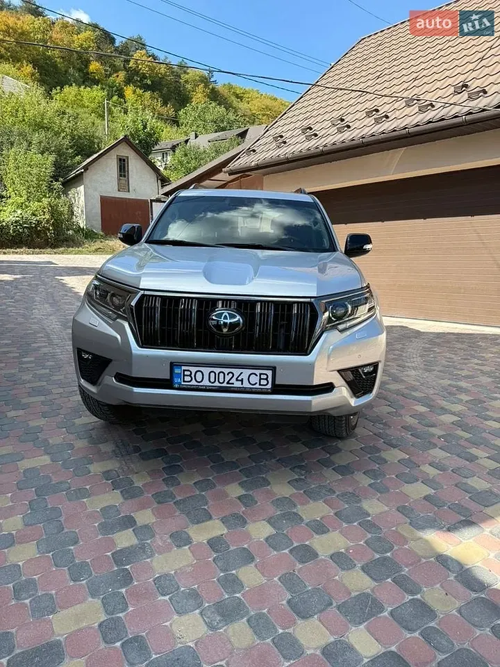 Toyota Land Cruiser Prado 2022 photo 3