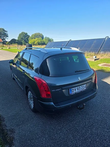 Peugeot 308 2011 photo 2