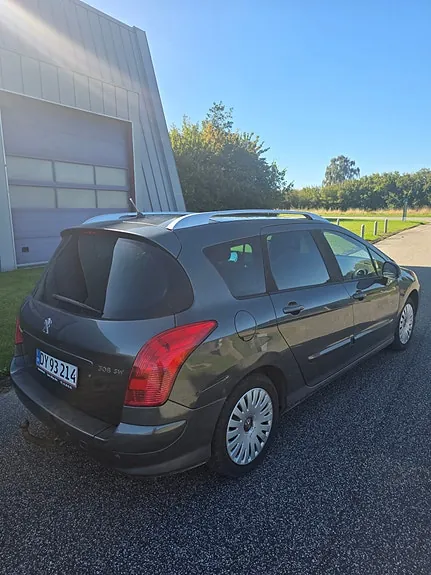 Peugeot 308 2011 photo 3