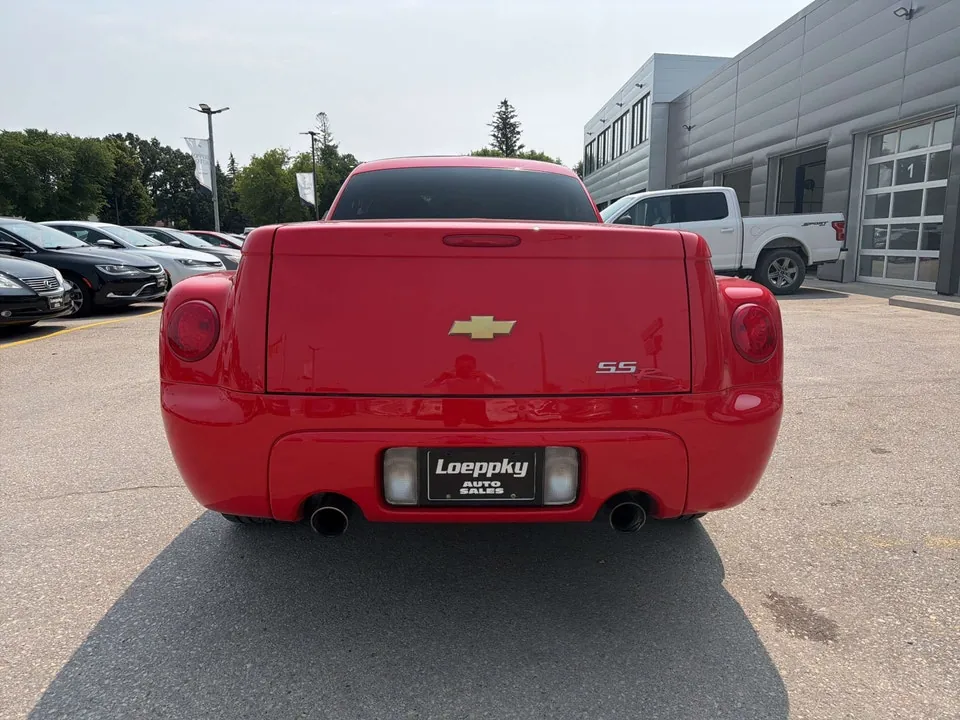 Chevrolet Ssr 2004 photo 4